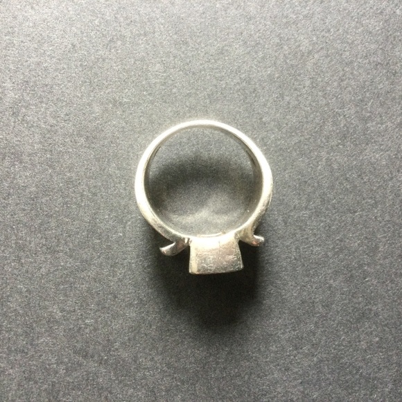 Brutalist Vintage Sterling Silver Ring With Black Stone - Picture 2 of 10